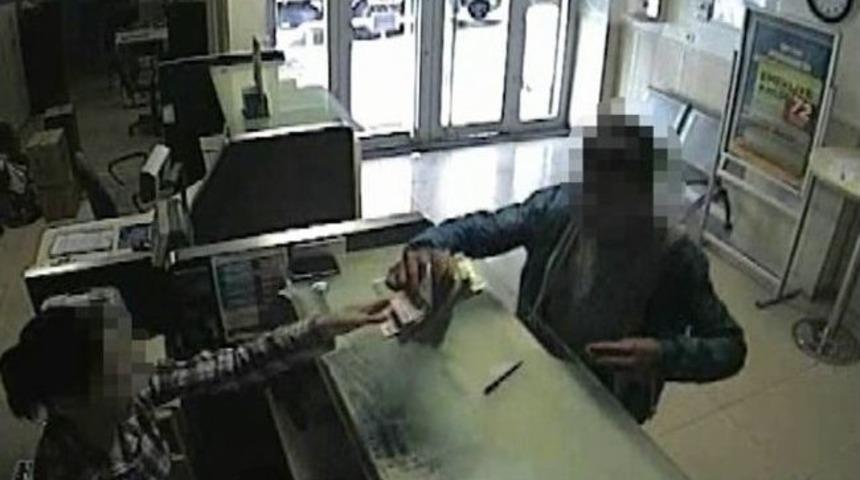 Banka Ve Ptt Şubelerine Dadanan Soyguncu Kamerada