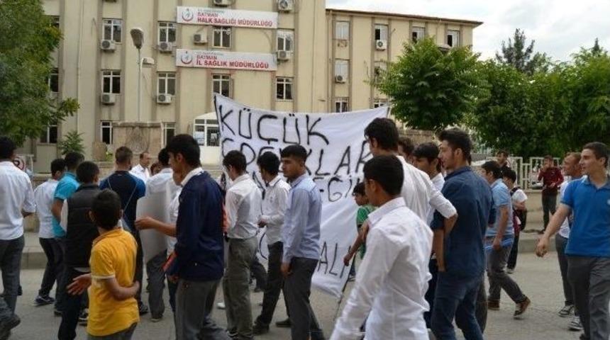 &Ouml;ğrenciler, Sspe Hastalığına Dikkat &Ccedil;ekmek İ&ccedil;in Y&uuml;r&uuml;d&uuml;