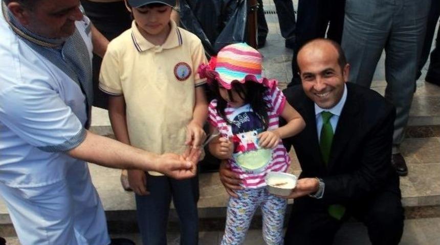 D&uuml;nya S&uuml;t G&uuml;n&uuml;nde S&uuml;tla&ccedil;lı Kutlama