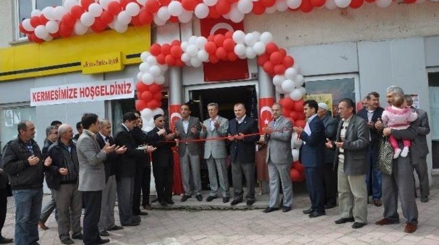 Suşehri&rsquo;nde &Ouml;ğrenciler Yararına Kermes D&uuml;zenlendi