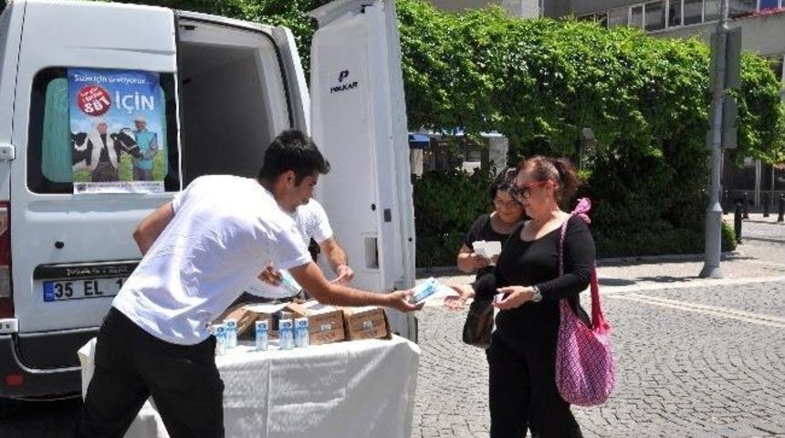 İzmir Damızlık Birliği &Uuml;cretsiz S&uuml;t Dağıttı; S&uuml;t&uuml;n &Ouml;nemini Anlattı