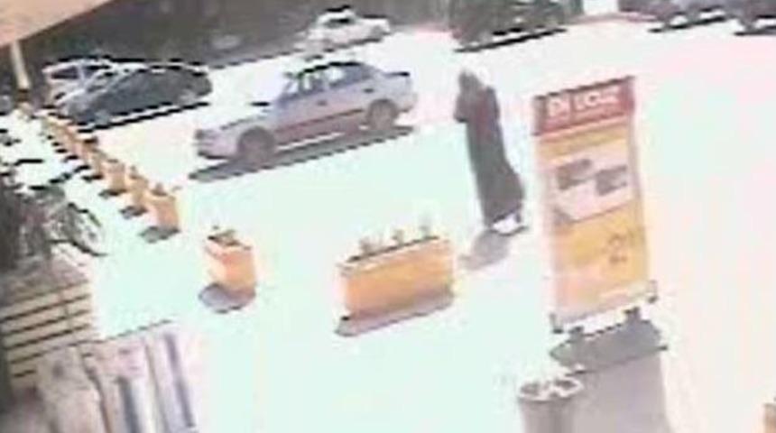 &Ccedil;arşaflı Soyguncu G&uuml;venlik Kamerasında