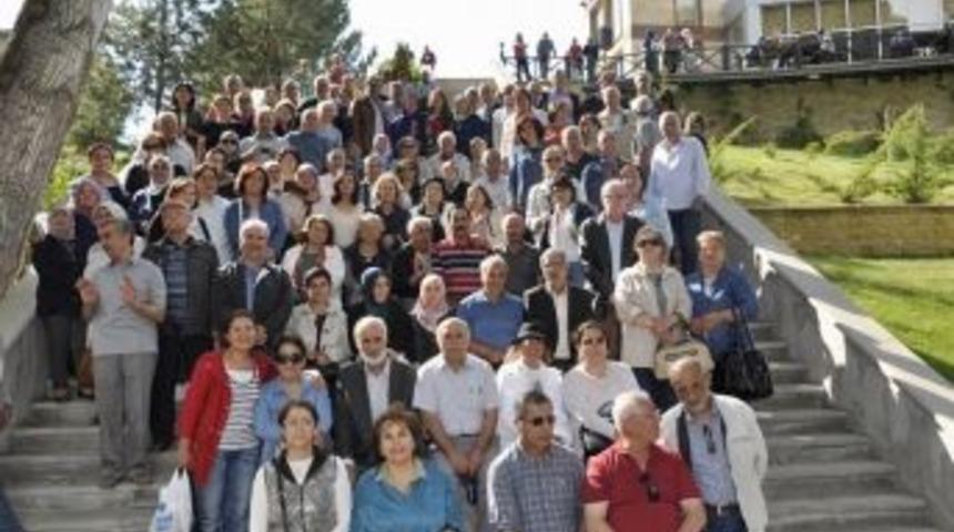 G&uuml;r&uuml;n&rsquo;de &Ouml;ğretmenler G&ouml;kpınar G&ouml;l&uuml;nde Buluştu