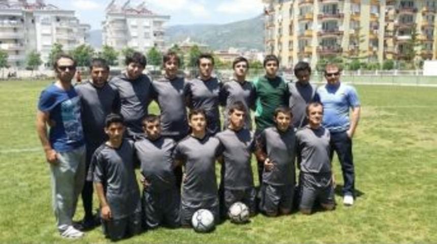 Yalovalı Yıldızlar, Alanya&rsquo;dan 3 Puanla D&ouml;nd&uuml;