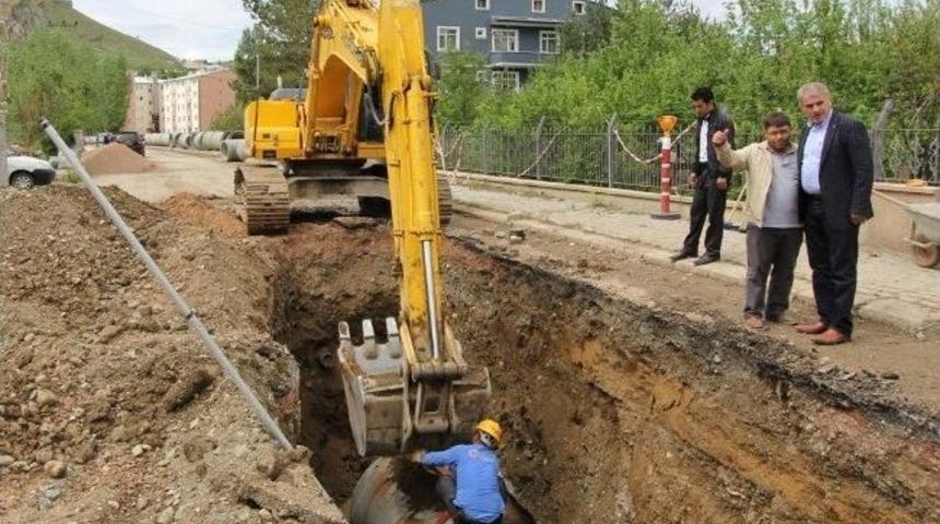 Belediye Başkanı Memiş, Alt Yapı &Ccedil;alışmalarını Yerinde İnceledi