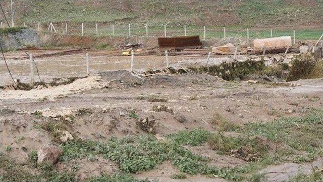 Kağızman&rsquo;da Baraj Kanalı Patladı 3