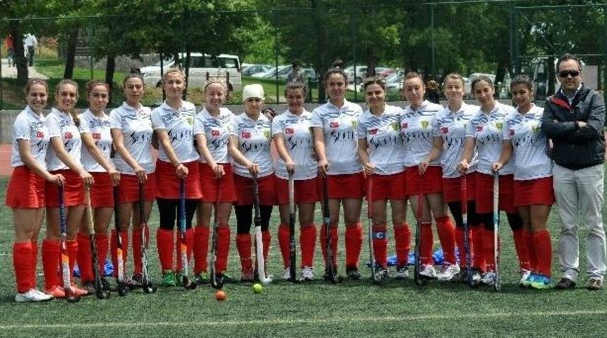 Bolu&rsquo;da Hokey A&ccedil;ık Alan S&uuml;per Lig Ma&ccedil;ları Başladı