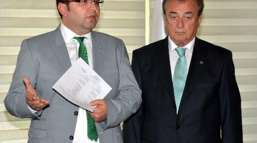 Bursaspor Başkan Adayı &Ouml;zkan, Listelerini Sundu