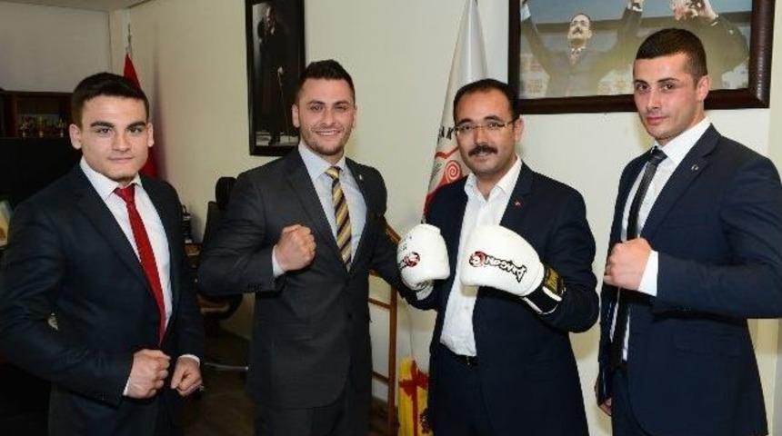 Başkan Cahan, &Ccedil;&ouml;kelez Tim İle Bir Araya Geldi