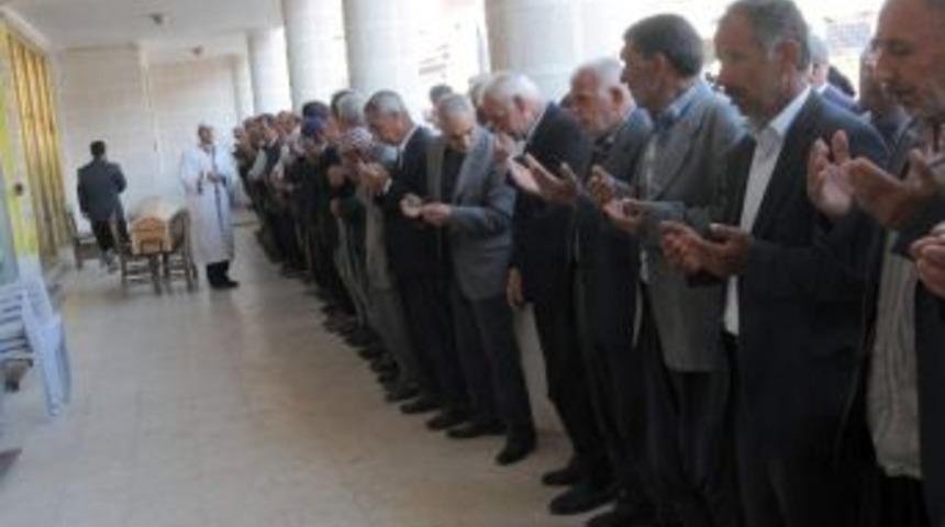 G&ouml;lbaşı&rsquo;nda İntihar Eden Şahıs &Ccedil;elikhan&rsquo;da Toprağa Verildi