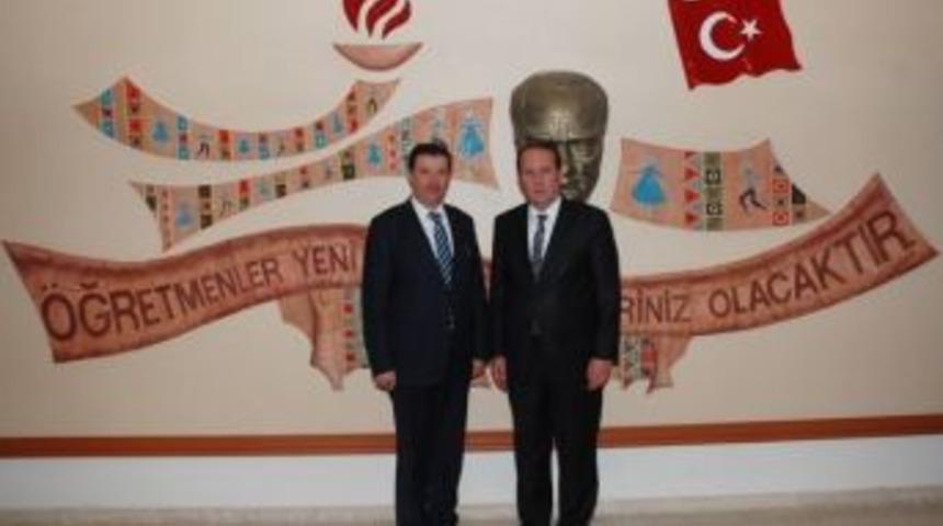 Karacan, İl Milli Eğitim M&uuml;d&uuml;r&uuml; &Ouml;zen'i Ziyaret Etti