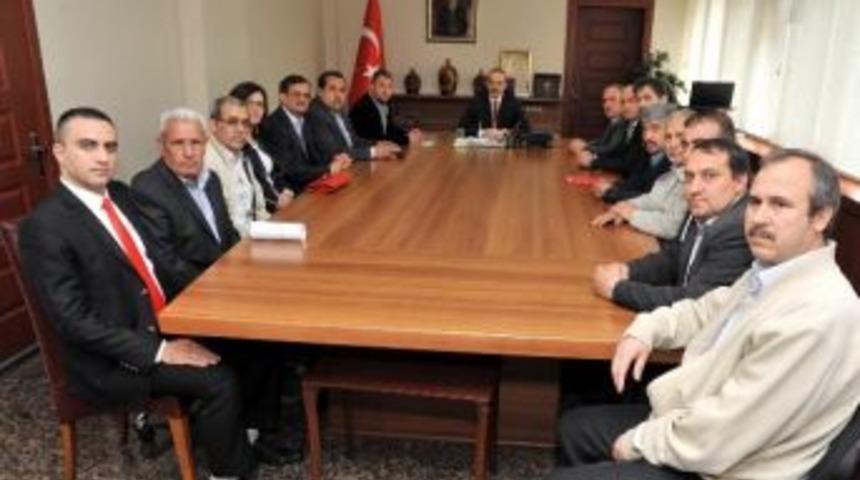 Vali Yavuz, Mahalle Muhtarlarını Makamında Ağırladı