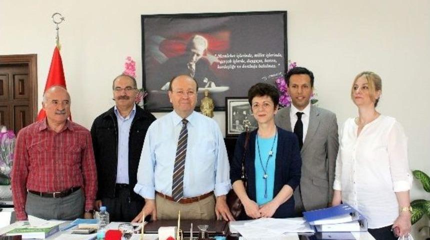 T&uuml;ketici Hakları Derneği&rsquo;nden Başkan &Ouml;zakcan&rsquo;a Ziyaret Etti