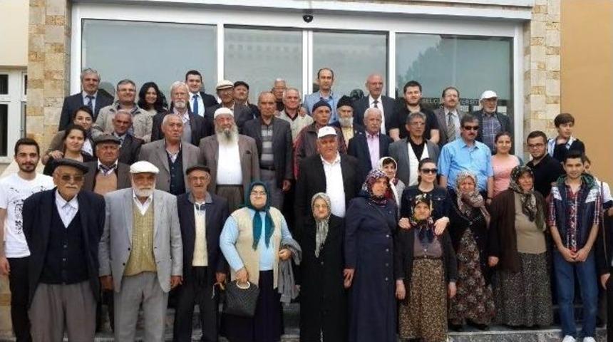 Huzurevi Sakinleri &Uuml;niversite &Ouml;ğrencileriyle Buluştu