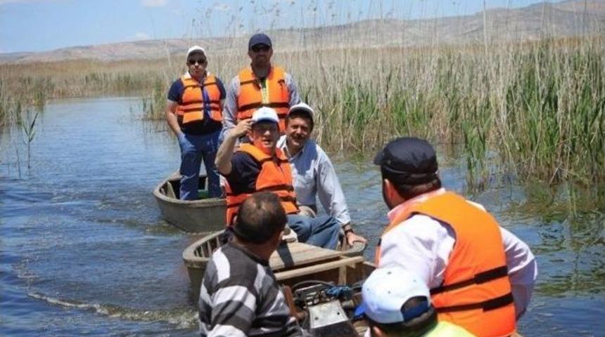 Başkan Kayacan, Eber G&ouml;l&uuml;'nde İncelemelerde Bulundu