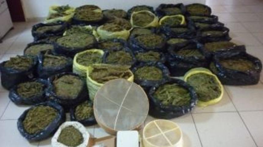 İzmir'de Uyuşturucu Operasyonu