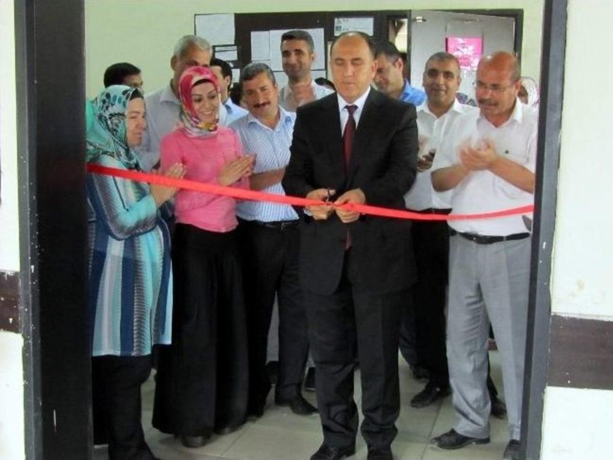 Ortaokul &Ouml;ğrencilerinden Yılsonu Sergisi