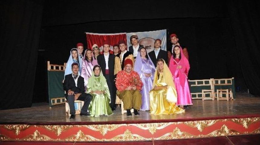 Kent Tiyatrosu İle &ldquo;uzat Elini&rdquo;