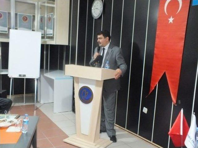 &ldquo;kur&rsquo;an-ı Kerim&rsquo;in &Ouml;n G&ouml;rd&uuml;ğ&uuml; Aile Modeli&rdquo; Konulu Konferans Verildi 1