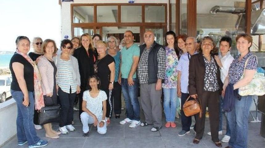Urla&rsquo;da Can Dostlara Akademik Destek