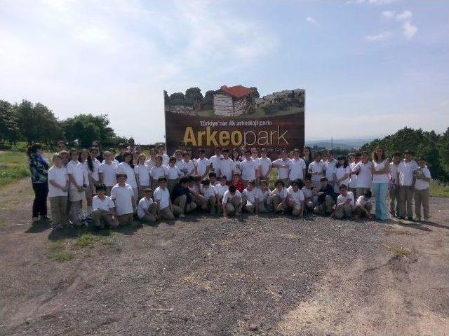 Arkeopark Küçük Ziyaretçilerini Ağırladı