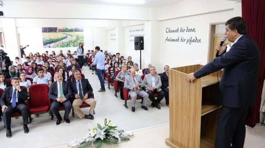 Şehitkamil Belediyesi&rsquo;nden &Ouml;ğrencilere Anlamlı Destek