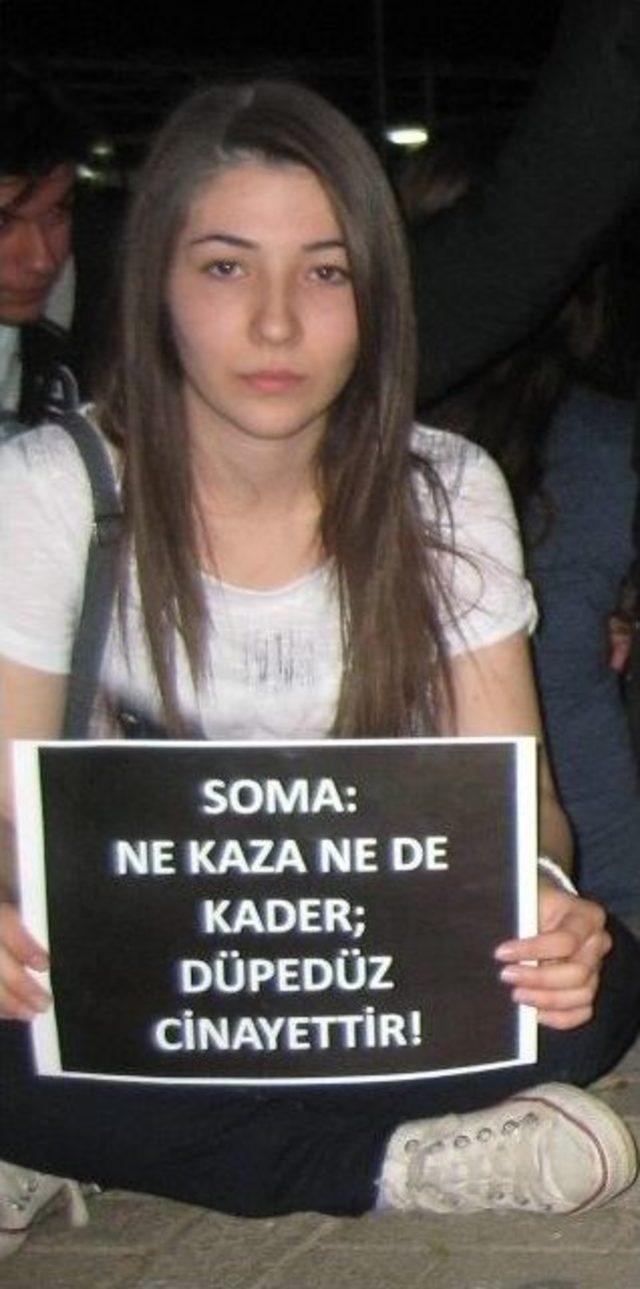 &Ouml;demiş Salı Pazarı&rsquo;nda Soma İ&ccedil;in &lsquo;sessiz &Ccedil;ığlık&rsquo; Eylemi 1