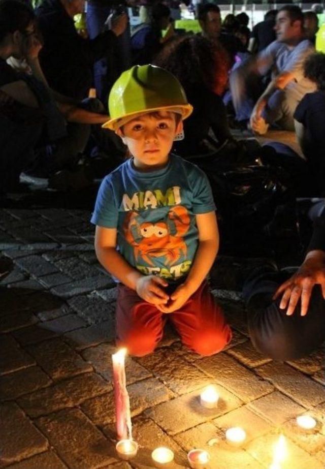 &Ouml;demiş Salı Pazarı&rsquo;nda Soma İ&ccedil;in &lsquo;sessiz &Ccedil;ığlık&rsquo; Eylemi 2