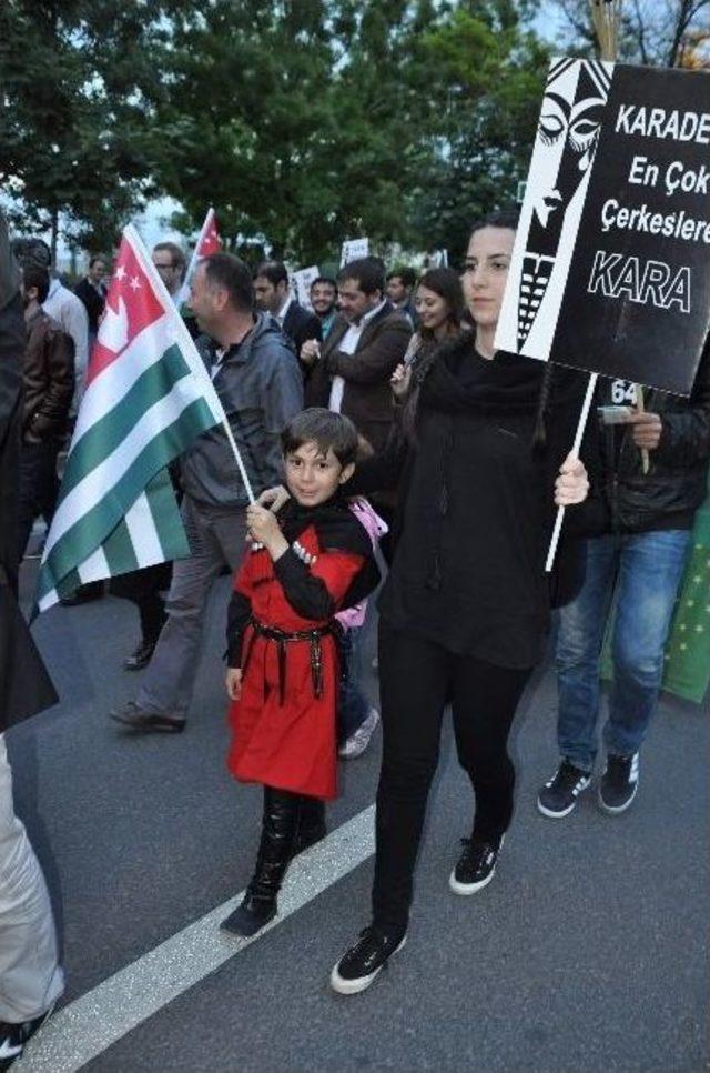 Çerkesler Soykırım Ve Sürgünün 150. Yılında Yürüdü