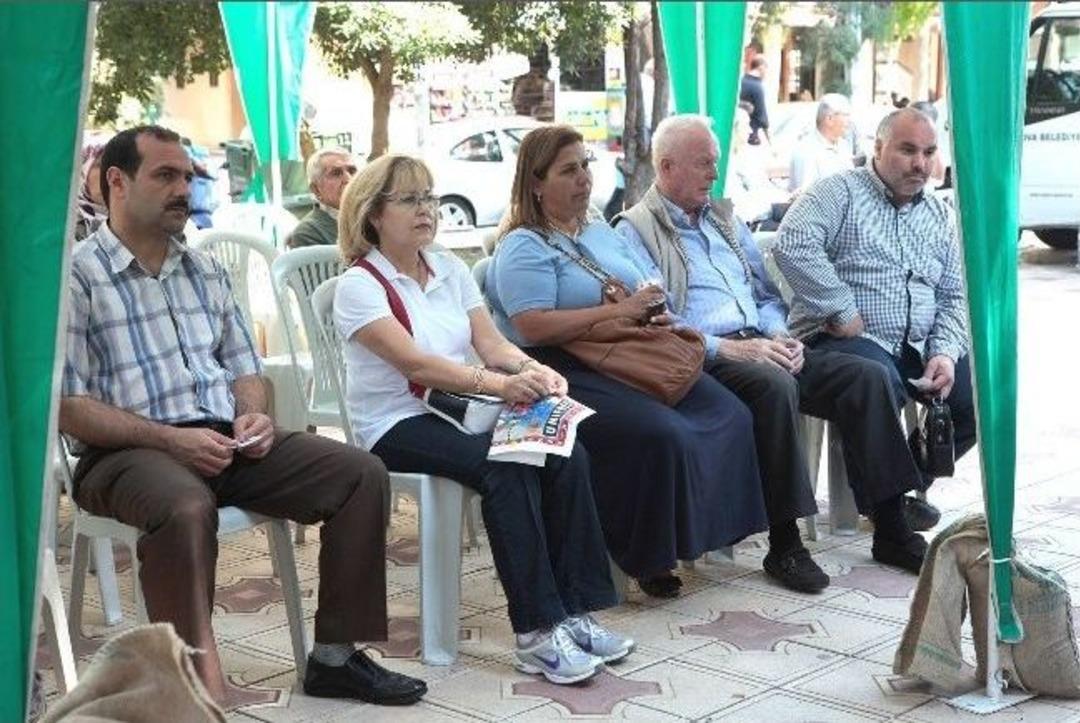 Bornova'da Vatandaş Evsahibi Gibi