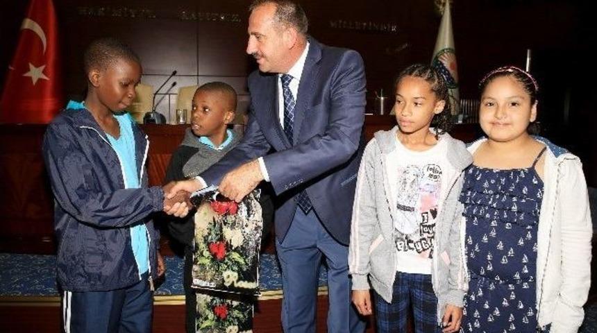 Yabancı &Ouml;ğrencilerden G&ouml;lbaşı Belediye Başkanı Duruay&rsquo;a Ziyaret