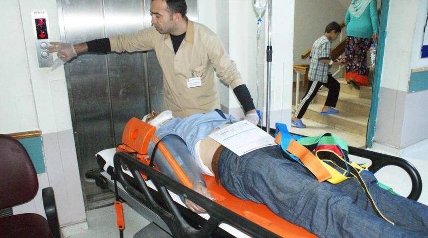 Vezirk&ouml;pr&uuml;'de Trafik Kazası: 3 Yaralı