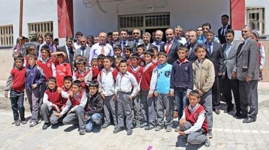 Devlet Hastanesi'den Kardeş Okula Yardım
