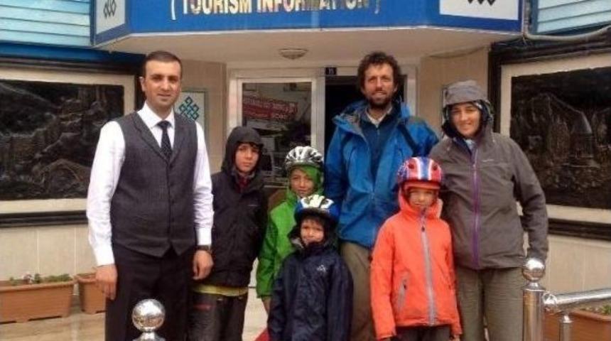 Van Kahvaltısı İ&ccedil;in Fransa&rsquo;dan Geldiler