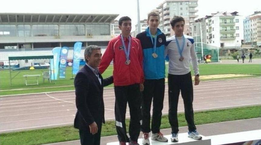 Yıldız Atletler Bak&uuml; Yolcusu