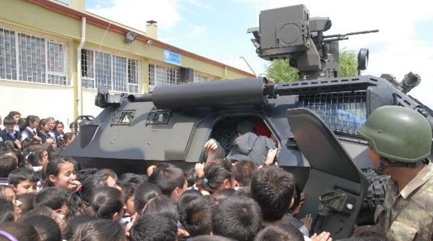 Jandarma 175. Yılını &Ccedil;ocuklarla Kutladı