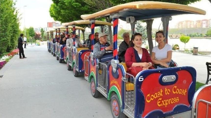 Ankara B&uuml;y&uuml;kşehir Belediyesi, Mahmudiyeli Konuklarını Ağırladı