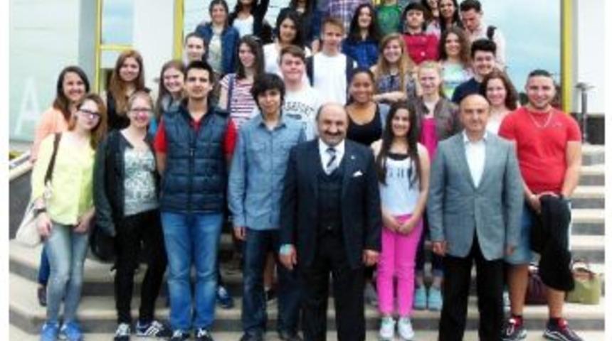 Alman &Ouml;ğrenciler Sarar'da