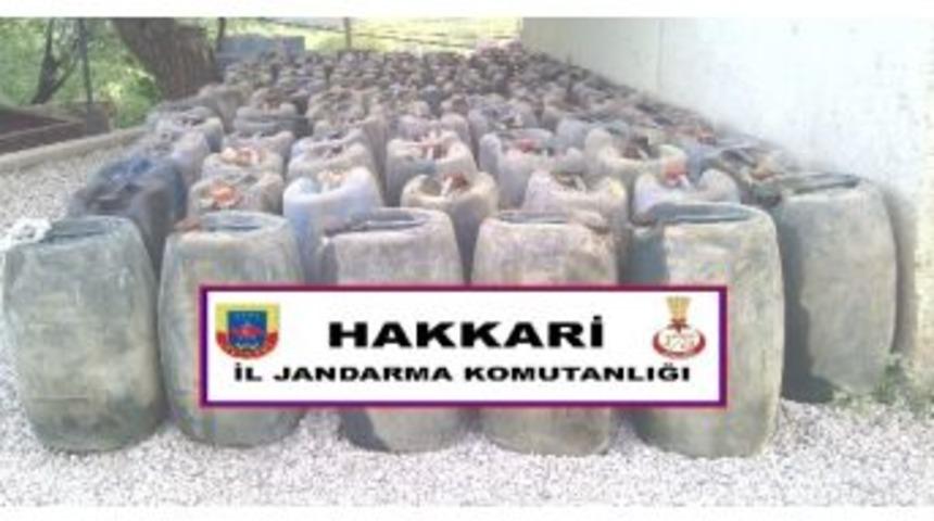 Hakkari&rsquo;de 4 Ton Ka&ccedil;ak Yakıt Ele Ge&ccedil;irildi