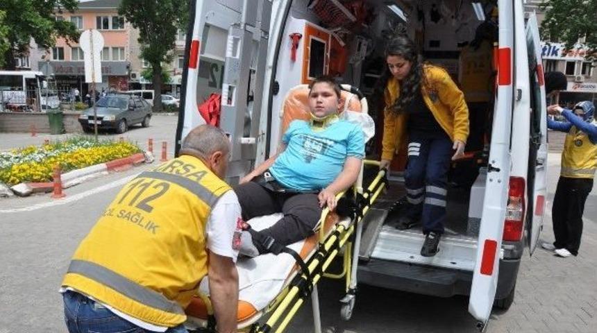 Otomobil Takla Attı: 2 Yaralı