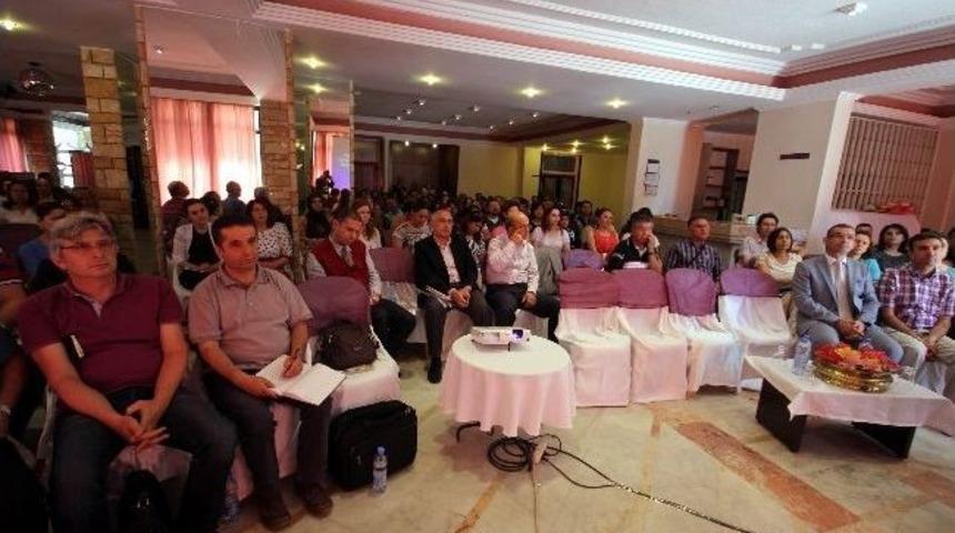 Sağlık&ccedil;ılara Hizmet İ&ccedil;i Eğitim Semineri