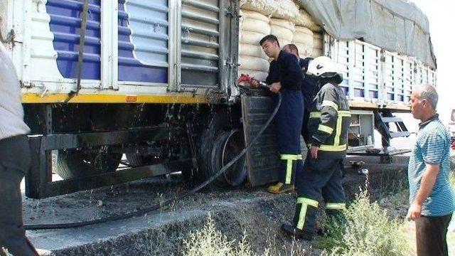 Pamuk Yüklü Tır'da Yangın Paniği