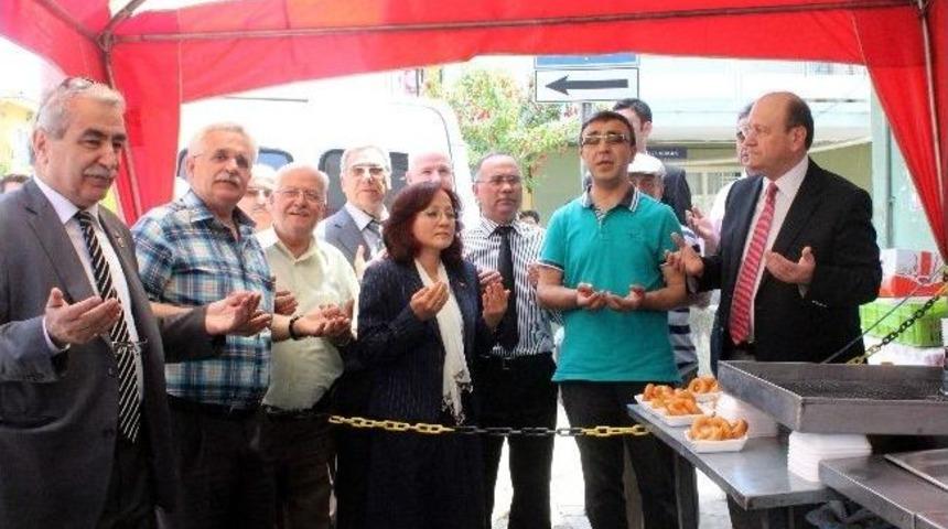 Başkan &Ouml;zakcan, Mahalle Sakinlerini Yalnız Bırakmadı