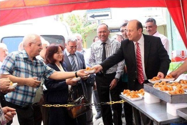 Başkan Özakcan, Mahalle Sakinlerini Yalnız Bırakmadı