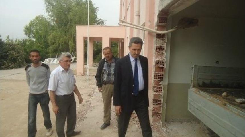 İsmail G&uuml;rpınar İncelemelerde Bulundu