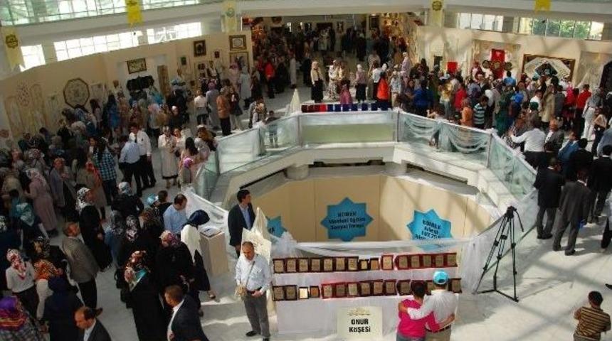 Komek, 10. Yılında 2014 Eserlik Bir Sergiyle G&ouml;r&uuml;c&uuml;ye &Ccedil;ıkıyor