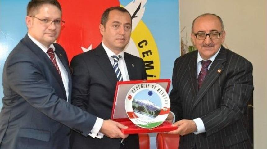 Macaristan Ticaret Ateşe'sinden Kayseri Gazeteciler Cemiyetine Ziyaret