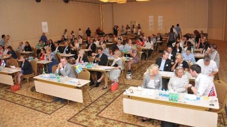 B&uuml;y&uuml;kel&ccedil;iden Sosyal Medya Yasağı Yorumu