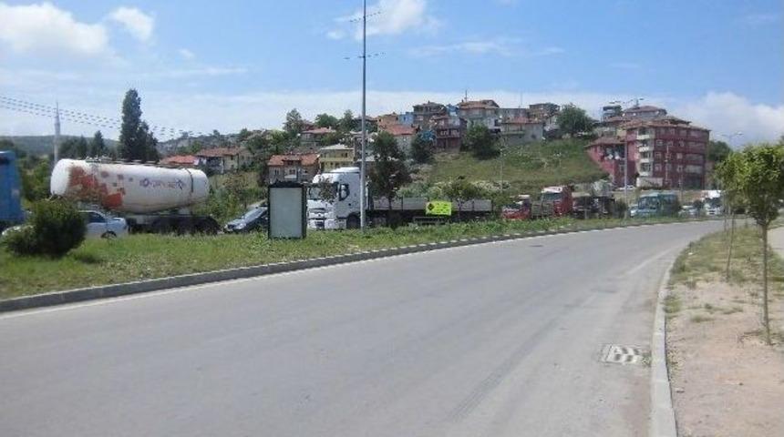 Tır Arızası Trafiği Kilitledi