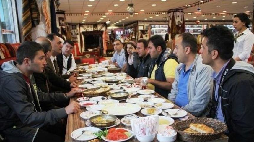 Van K&uuml;lt&uuml;r&uuml; Kitap Oluyor